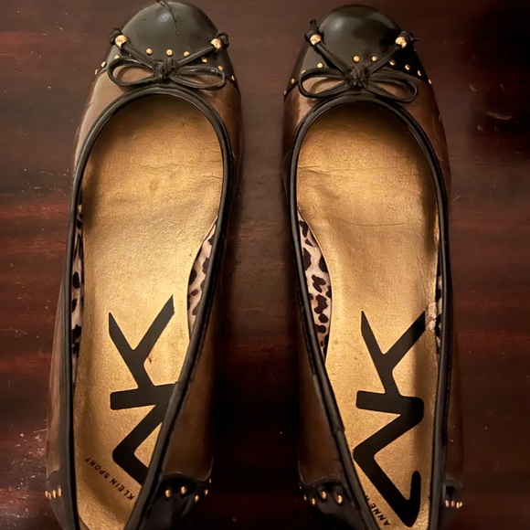 ANNE KLEIN FLATS WORN ONCE! - Picture 4 of 5